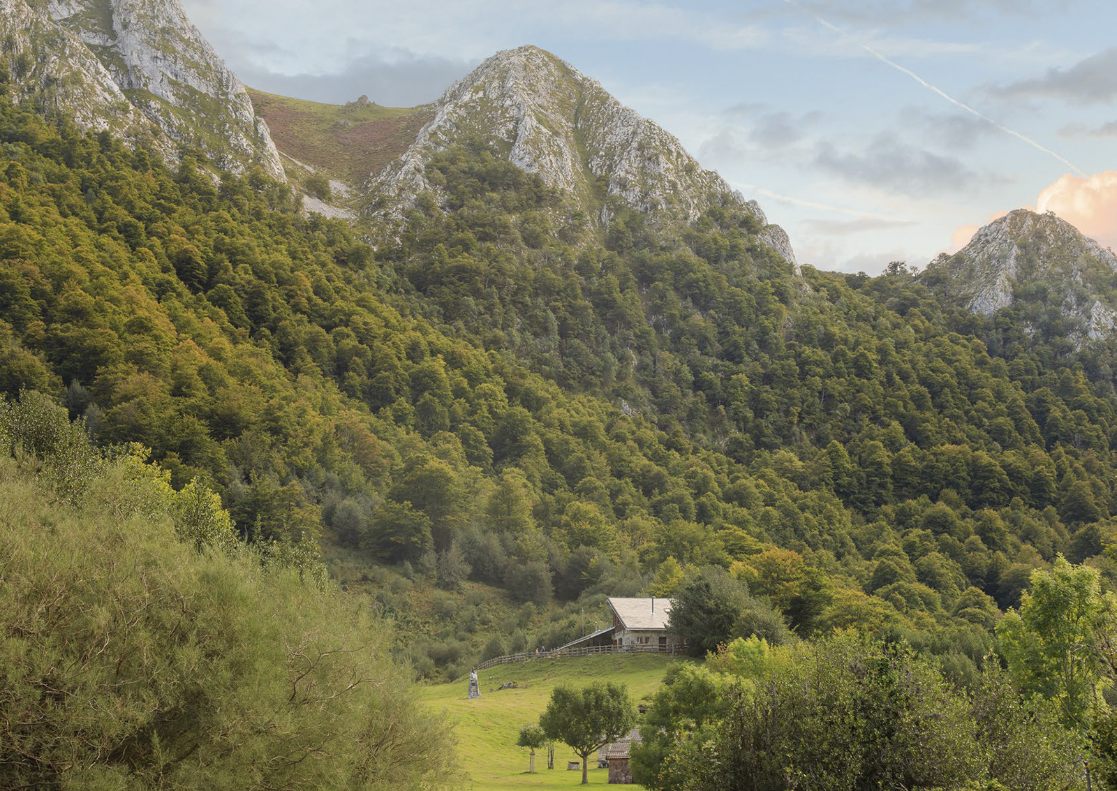 adn. Asturies, deporte y naturaleza. Infraestructuras