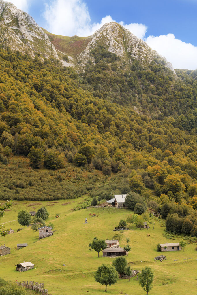 ADN. Asturies, deporte y naturaleza. Refugios